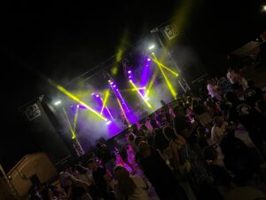 Evento creado por Pandora en Babilafuente, macrodiscoteca móvil en salamanca, alquiler de altavoces para fiestas, creación de eventos en salamanca y alquiler de escenarios móviles.