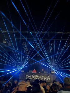 Evento creado por Pandora en Villares de la reina, macrodiscoteca móvil en salamanca, alquiler de altavoces para fiestas, creación de eventos en salamanca y alquiler de escenarios móviles.